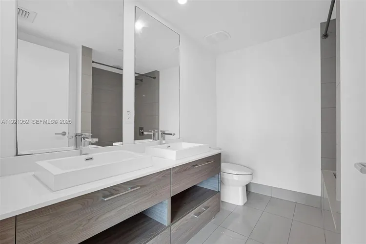 Dua Miami (SLS Hotel and Residences) #2811 image #18