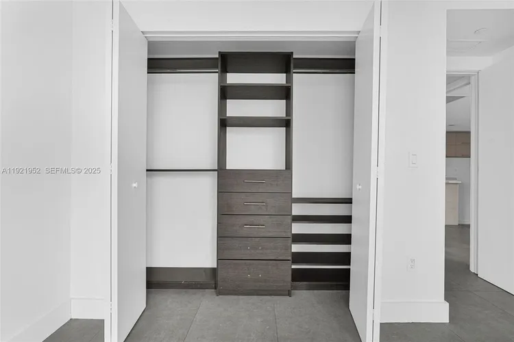 Dua Miami (SLS Hotel and Residences) #2811 image #25