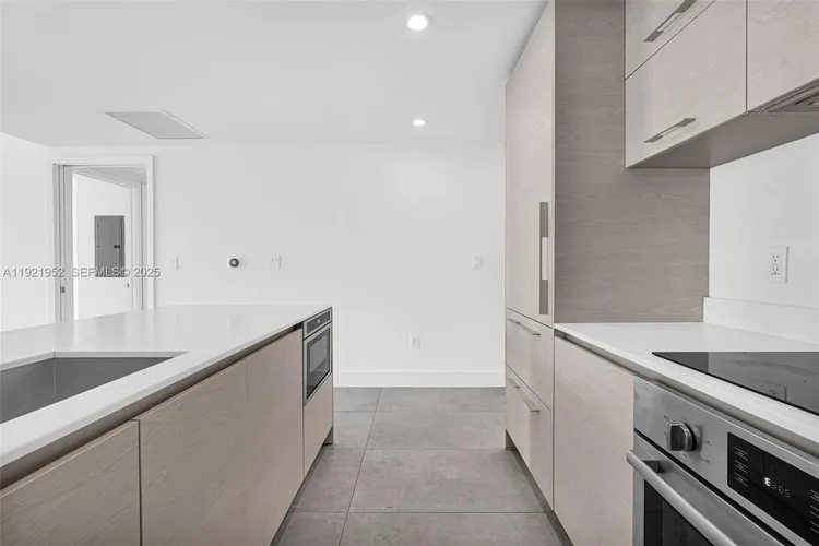 Dua Miami (SLS Hotel and Residences) #2811 image #7