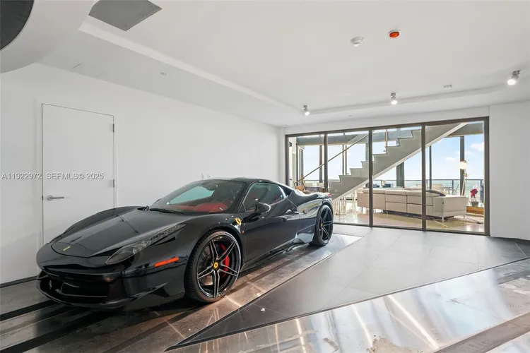 Porsche Design Tower #4404 image #12