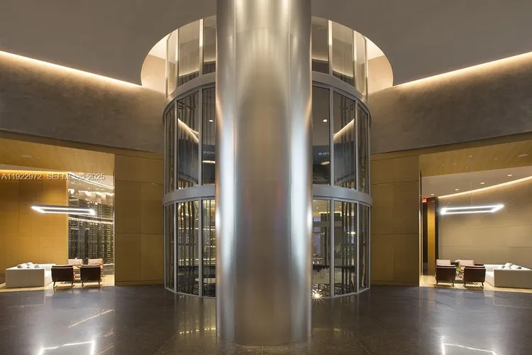 Porsche Design Tower #4404 image #63