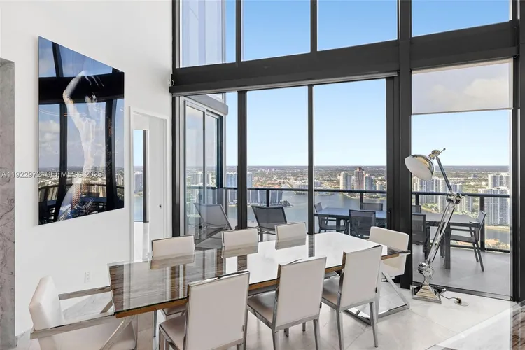 Porsche Design Tower #4404 image #8