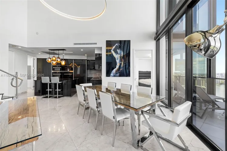 Porsche Design Tower #4404 image #9