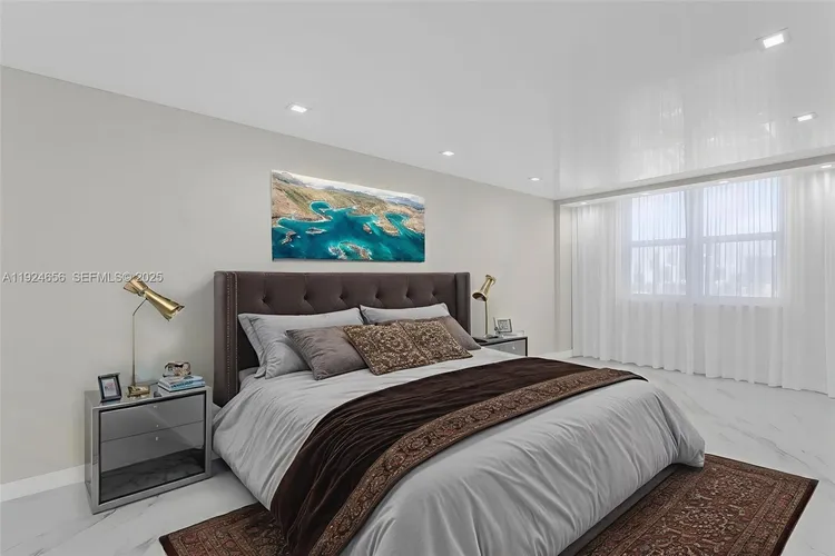 Winston Towers #1414 image #12