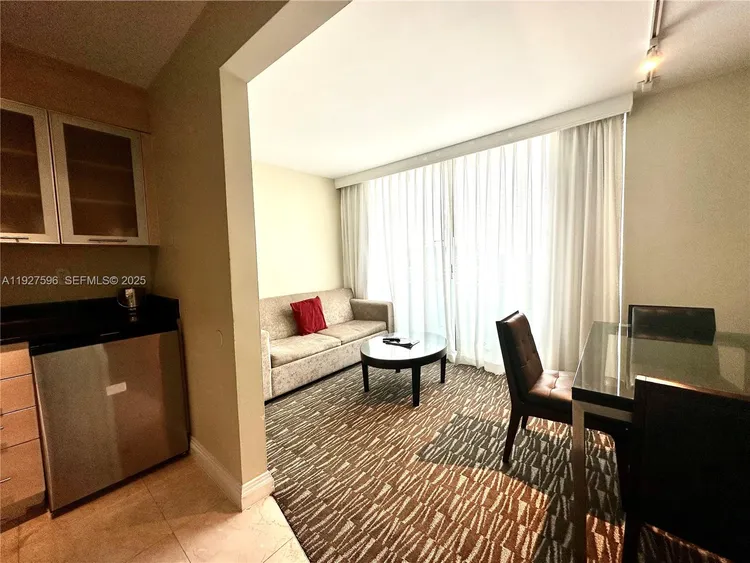 Gallery One DoubleTree #311 image #10