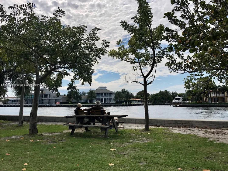 Gallery One DoubleTree #311 image #18