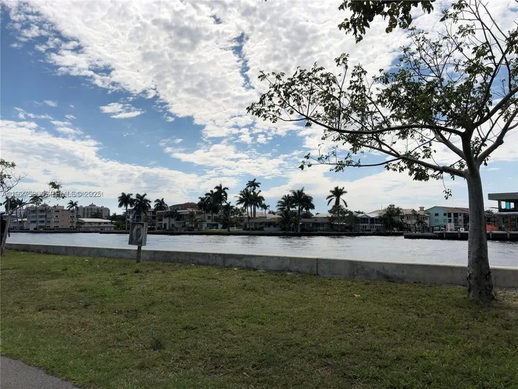 Gallery One DoubleTree #311 image #19