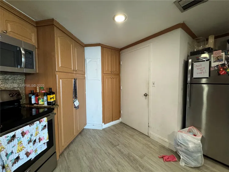 Four Ambassadors #1530 image #19