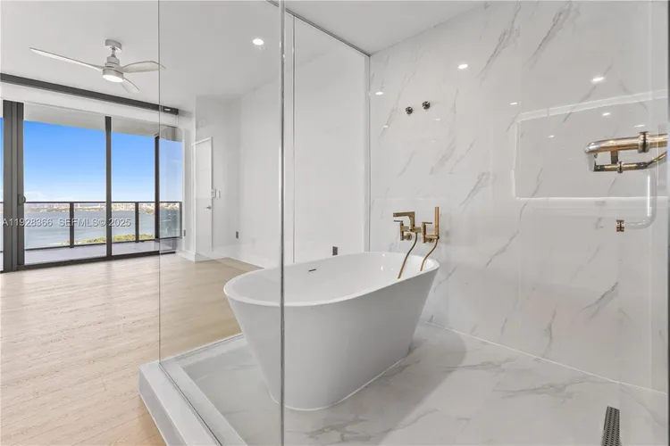 Aria Reserve South Tower #2905 image #13