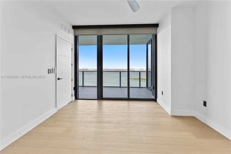 Aria Reserve South Tower #2905 image #9