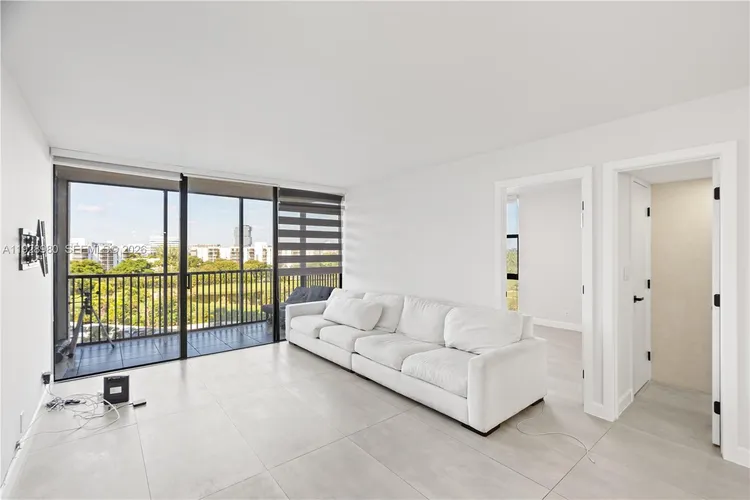 Coronado #722 image #10