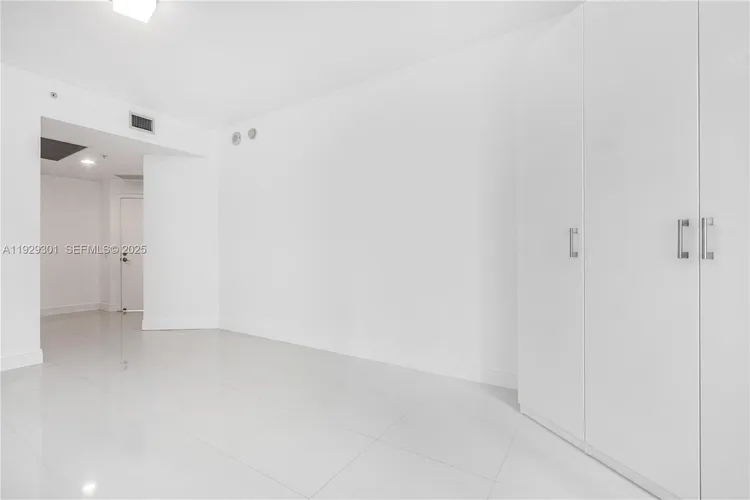 Infinity at Brickell #1224 image #17