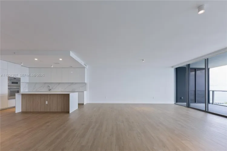 Aria Reserve South Tower #5402 image #10