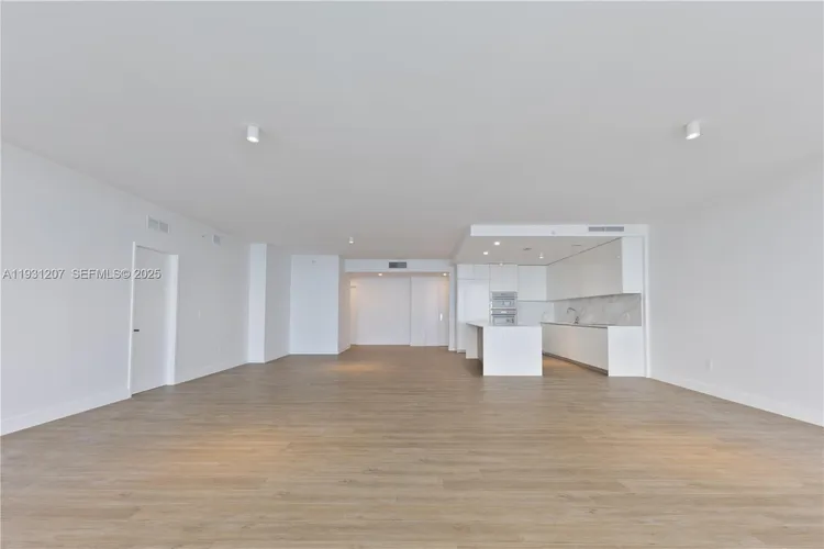 Aria Reserve South Tower #5402 image #11