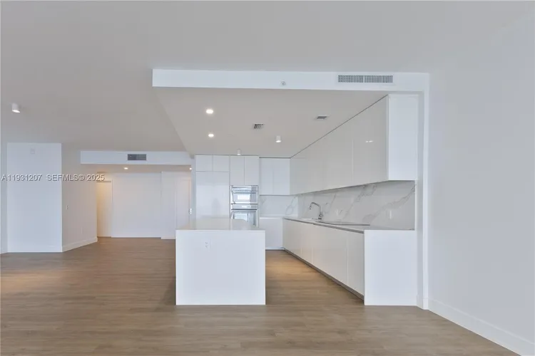 Aria Reserve South Tower #5402 image #13