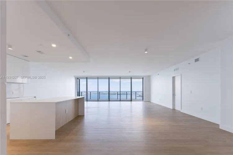 Aria Reserve South Tower #5402 image #8