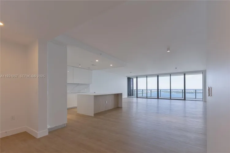 Aria Reserve South Tower #5402 image #9