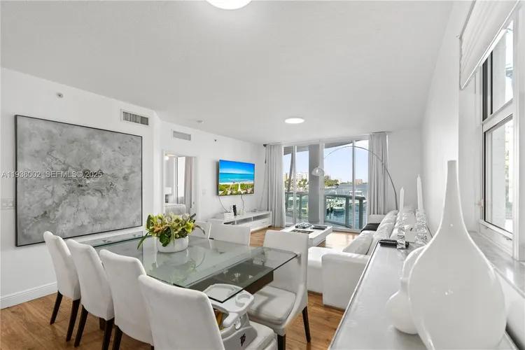 360 Condo #212 image #11