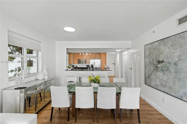 360 Condo #212 image #20