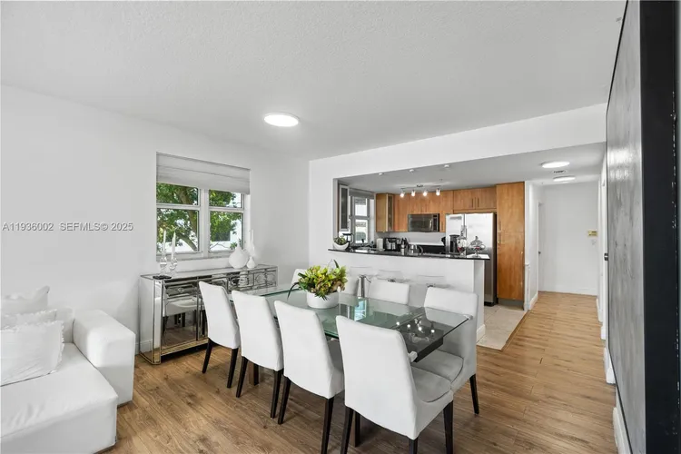 360 Condo #212 image #21