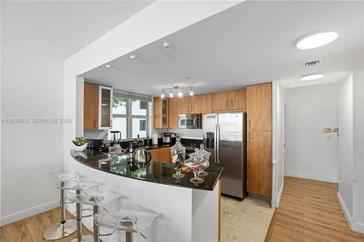 360 Condo #212 image #23