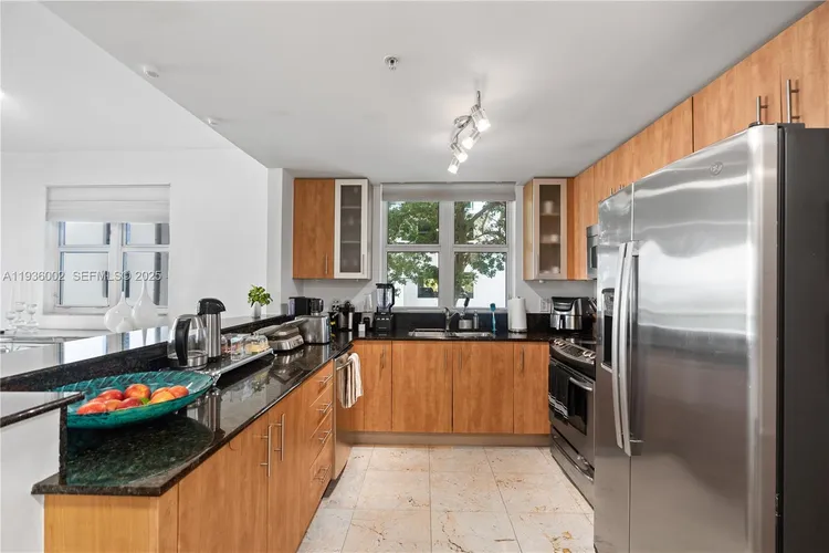 360 Condo #212 image #25