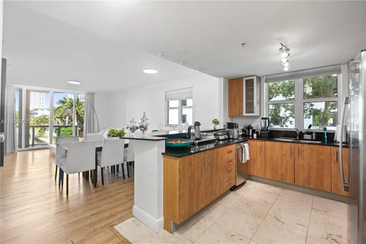 360 Condo #212 image #8