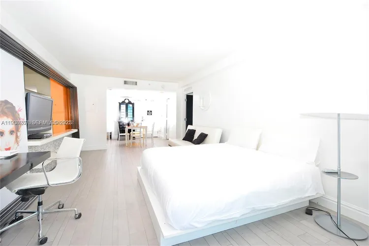 Mondrian #1220 image #6