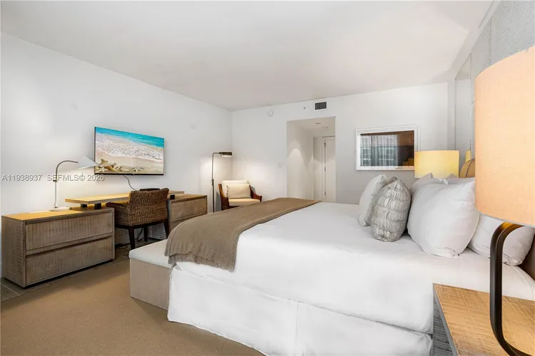 1 Hotel & Homes #1115 image #14