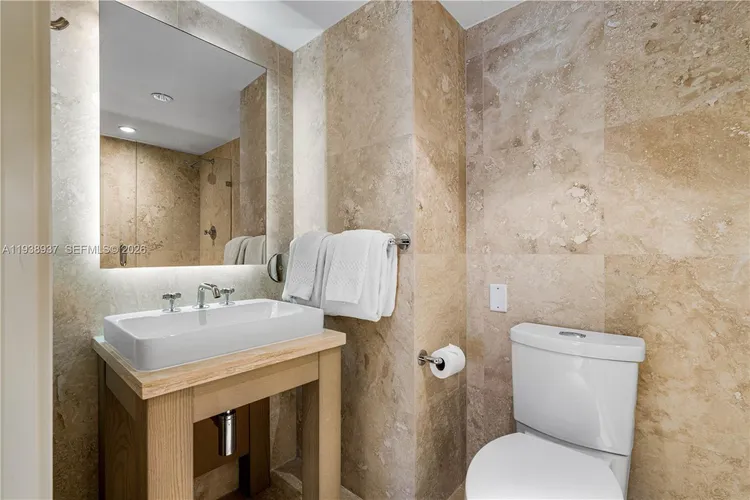 1 Hotel & Homes #1115 image #16