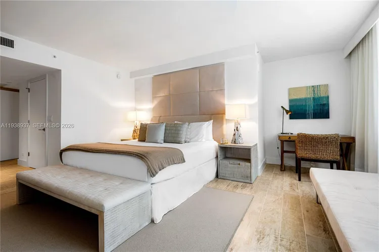 1 Hotel & Homes #1115 image #21