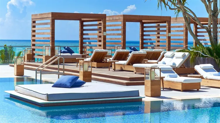 1 Hotel & Homes #1115 image #40