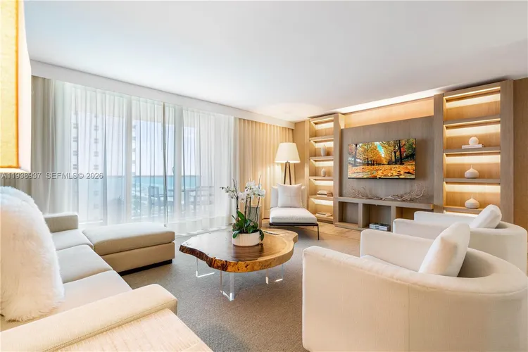 1 Hotel & Homes #1115 image #6