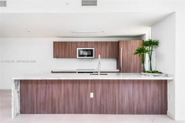 Tiffany House #701 image #11