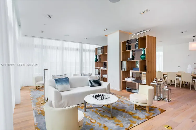 Tiffany House #701 image #13