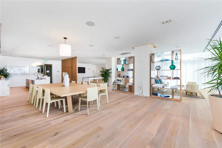 Tiffany House #701 image #14