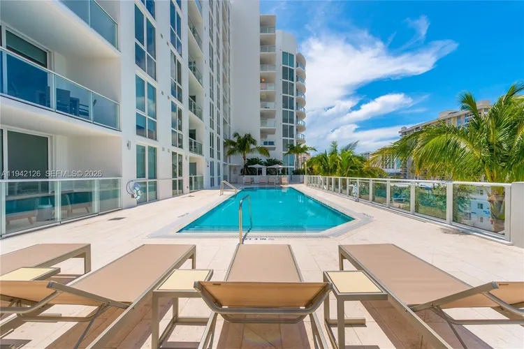 Tiffany House #701 image #33