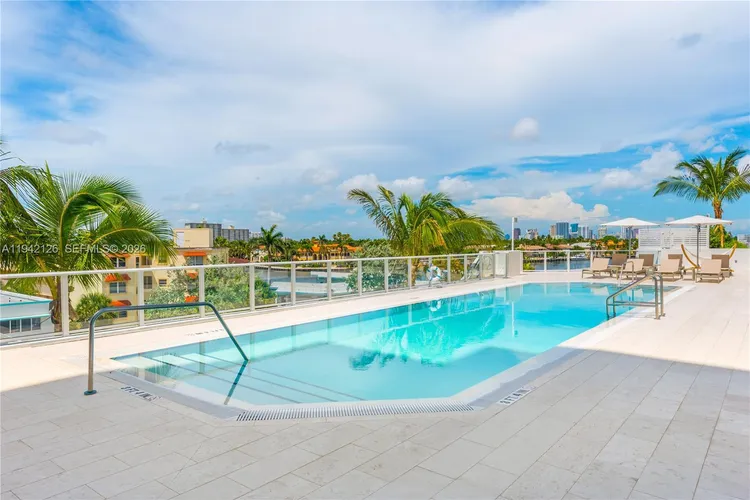 Tiffany House #701 image #38