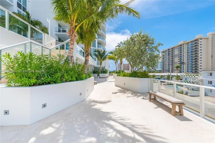 Tiffany House #701 image #44