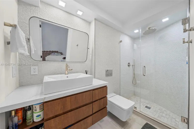 Towers of Key Biscayne #E503 image #14