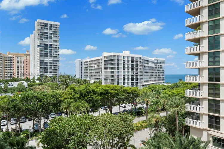 Towers of Key Biscayne #E503 image #16