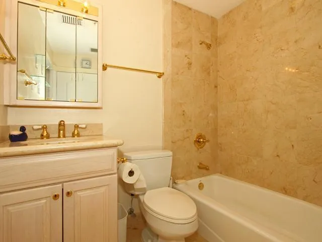 Avignon in the Gables #9 image #12