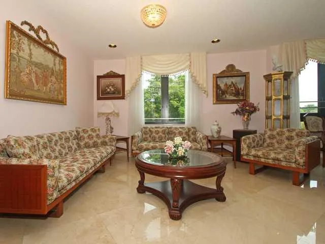 Avignon in the Gables #9 image #13