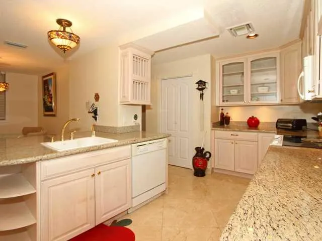 Avignon in the Gables #9 image #17