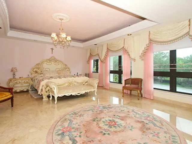 Avignon in the Gables #9 image #6