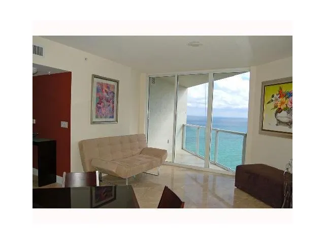 La Perla #1909 image #12