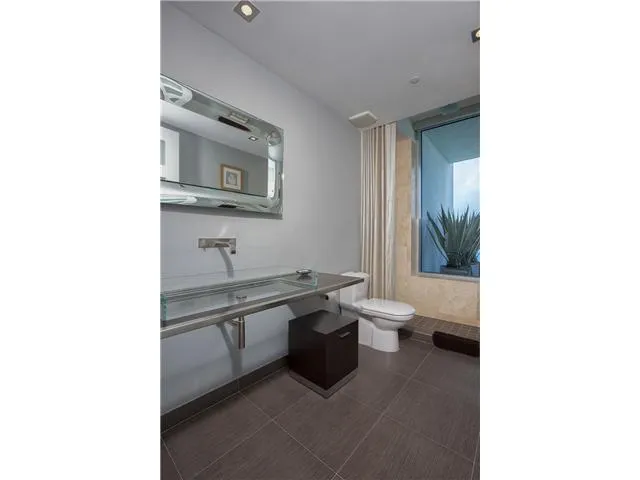 Bath Club #1403 image #17