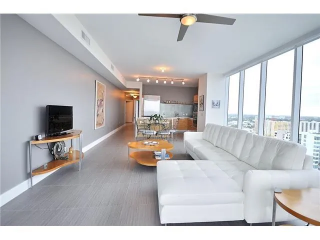 Paramount Bay #1901 image #10