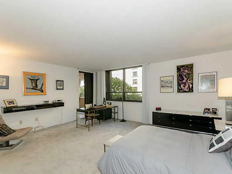 The Tiffany #107 image #10