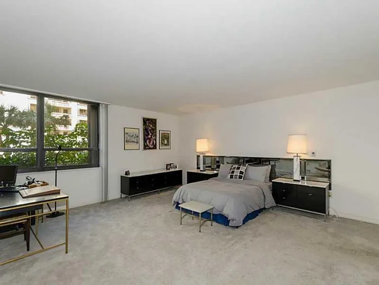 The Tiffany #107 image #11